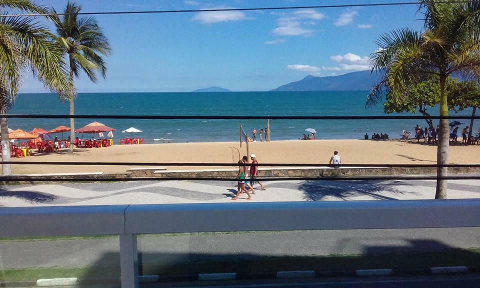 Ap Na Avenida Da Praia Caraguatatuba Εξωτερικό φωτογραφία